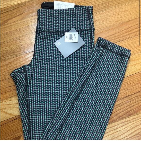 NWT gap gfast triangle printed leggings - Picture 2 of 6